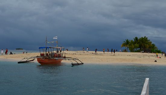 Hagonoy Island, Britania, Surigao del Sur