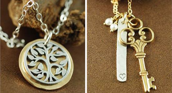 CUSTOM ENGRAVED JEWELRY GIFTS