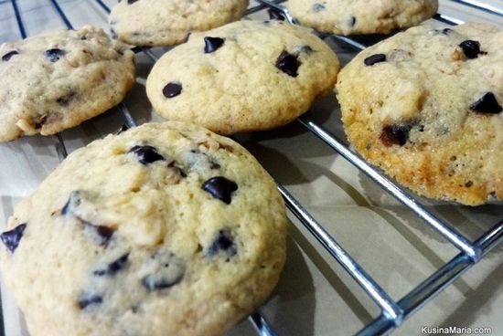 Soft Bake Chocolate Chip Cookies with Walnuts by Kusina Maria