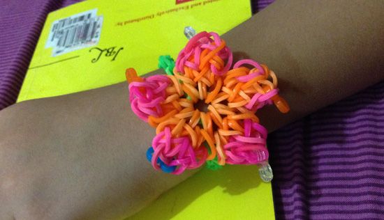  photo loom-band-hibiscus.jpg