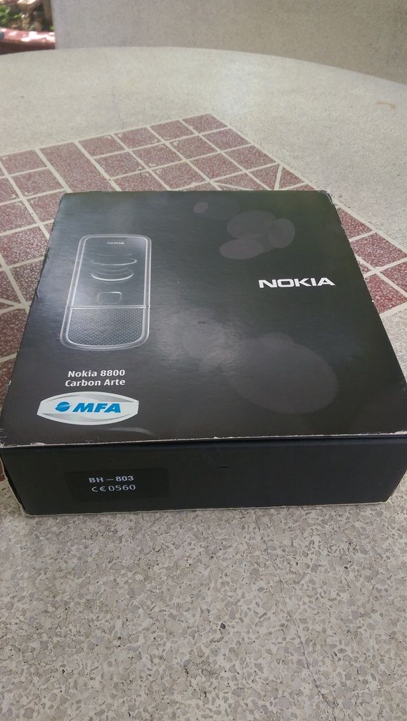 Bán 8800 carbon arte zin fullbox rất đẹp, nguyên zin 100%