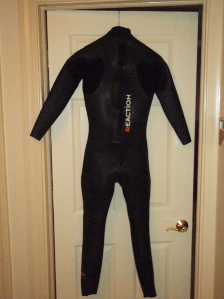 wetsuit back