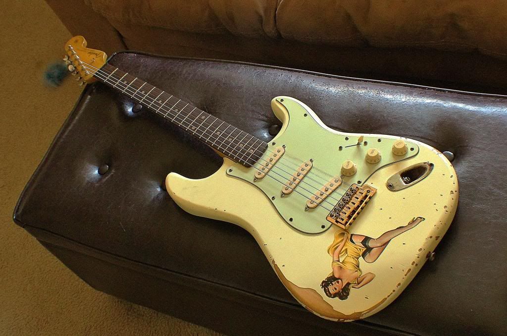 pickguard with olympic white strat...mint or parchment?