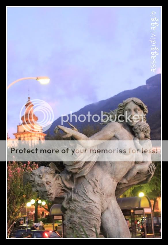 Statua della fontana nellaVilla comunale a Castellammare di Stabia
